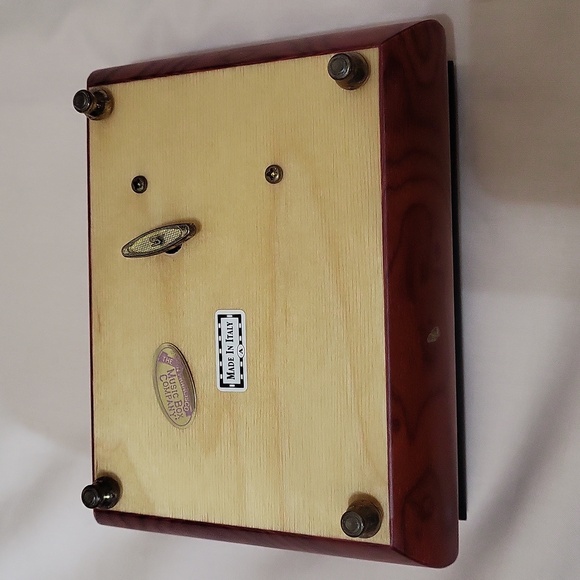 Wood Musical Jewelry Box - Picture 5 of 6